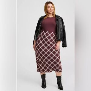 Torrid Tea Length Stretch Challis Pencil Skirt Sz 18/20